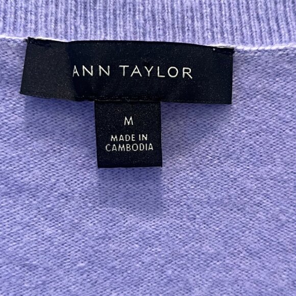 Ann Taylor Drop Shoulder V-Neck Wool Blend Sweater Classic Comfort Preppy Medium - Picture 2 of 12
